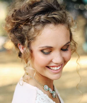 Salon makeup 300x354 1.png